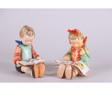 Goebel M.I. Hummel - Bookworm, 3/I - 14/a.14 x 11 cm.