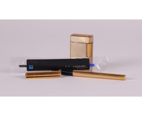A lot comprising a Dupont lighter and a Dupont ball point pen.