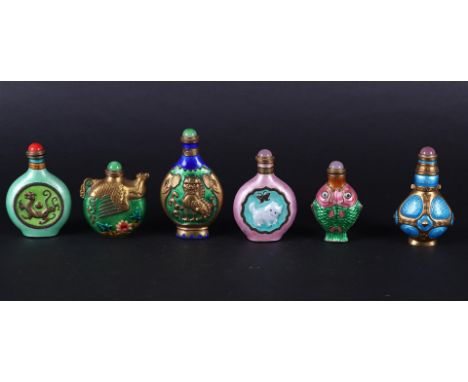 A lot&nbsp;with (6) enamel snuff bottles. China, 20th century.