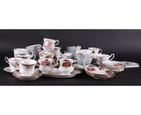 An extensive&nbsp;lot&nbsp;with various "Royal Albert" cups and saucers.
