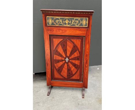 Louis Seize wood fire screen. Holland 1780.78 x 57 cm. 