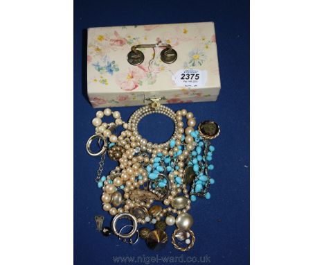 Miscellaneous Costume Jewellery including Pearl bangle, Turquoise glass Necklace with bracelet, etc.