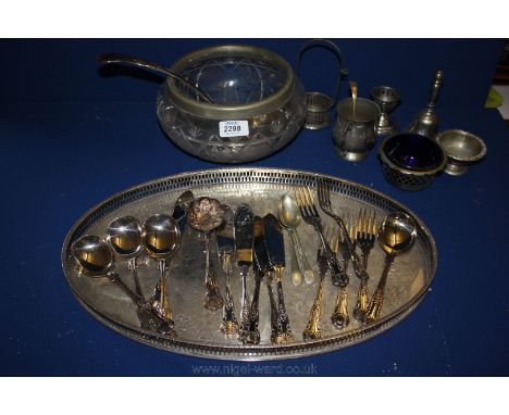 A quantity of Plated items including bowl with plated rim, tankard and Kings pattern cutlery including soup spoons, ladle, fo