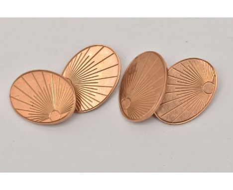 A PAIR OF 1920s 9CT GOLD CUFFLINKS, designed as oval shape links, with engraved detail, hallmarked 9ct gold Birmingham 1925, 