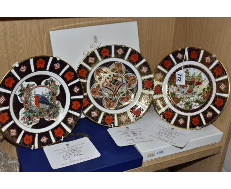 THREE LIMITED EDITION BOXED ROYAL CROWN DERBY IMARI CHRISTMAS PLATES comprising the third issue plate No. 1832/2500 issued in
