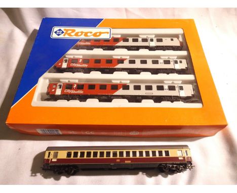 HO scale Roco 44181 City Shuttle three coach set including trailer car, in excellent to near mint condition, box with wear, p