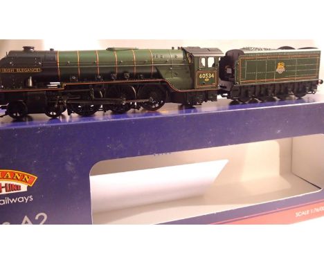 OO scale Bachmann 31-529 class A2, 60534, Irish Elegance Green, Early Crest in excellent to near mint condition, box is fair.