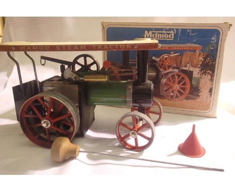 Mamod TEIA traction engine, meths/spirit fired, complete with burner, funnel, steering rod, good used condition, box is good.
