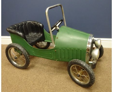 Vintage style model pedal car, green tin body with single seat, spokes wheels & headlights, L83cm    Condition Report  Pedal 