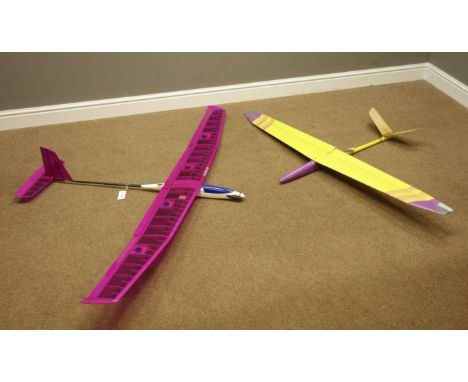 Soarer Glider with launch engine and a Glider both with servos & receivers    Condition Report   Click here for further image
