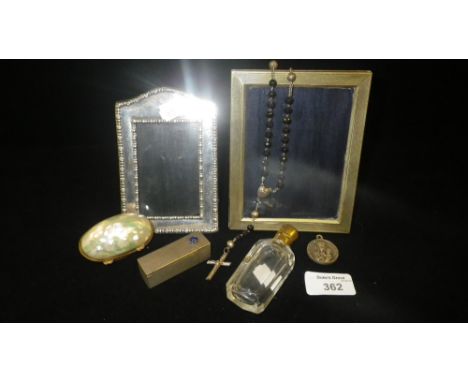 A Continental silver engine turned lipstick compact, a small silver photograph frame and other trinkets (a lot) 