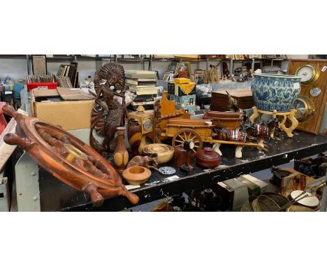 Collectables to include ship style wheel, clock/barometer &amp; other items