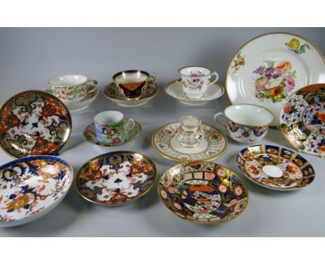 A LARGE PARCEL OF NINETEENTH CENTURY & LATER ENGLISH PORCELAIN including Derby floral painted plate, Derby floral cup and sau