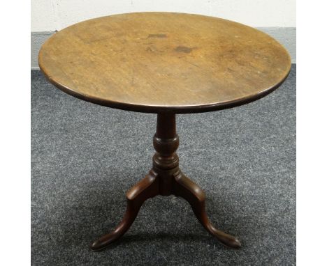 A NINETEENTH CENTURY CIRCULAR TOPPED MAHOGANY TRIPOD TABLE, 72cms diam