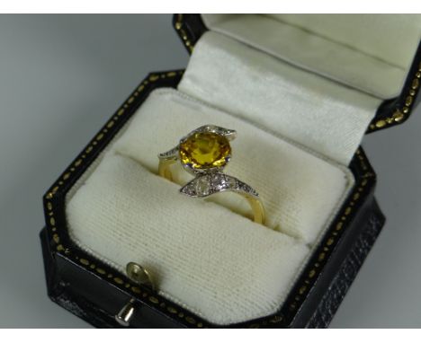 AN 18CT YELLOW GOLD SET DIAMOND & YELLOW STONE RING, 4.1gms