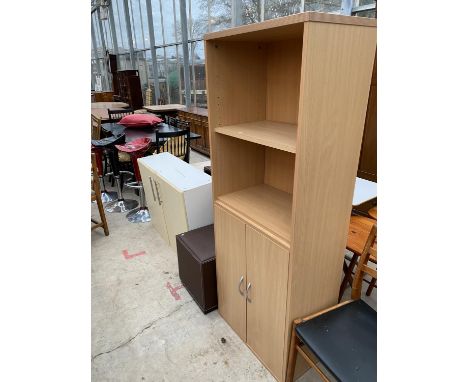 A KITCHEN CUPBOARD, LEATHER EFFECT CUBE STOOL AND A LOUNGE UNIT 
