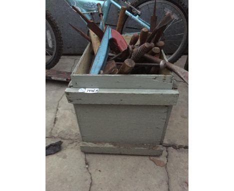 A BOX OF NUMEROUS VINTAGE TOOLS 