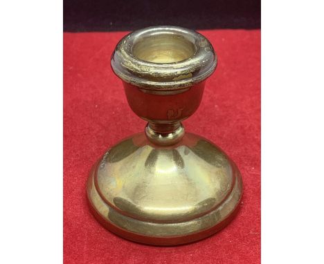 A HALLMARKED BIRMINGHAM 1975 SILVER CANDLESTICK - 6.5 CM HIGH - MAKER A T CANNON 