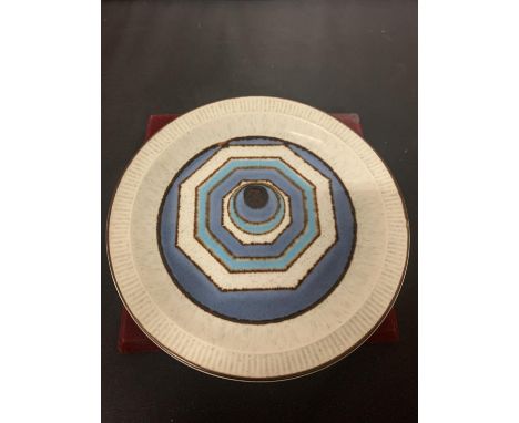 A POOLE POTTERY PLATE LAGOON 