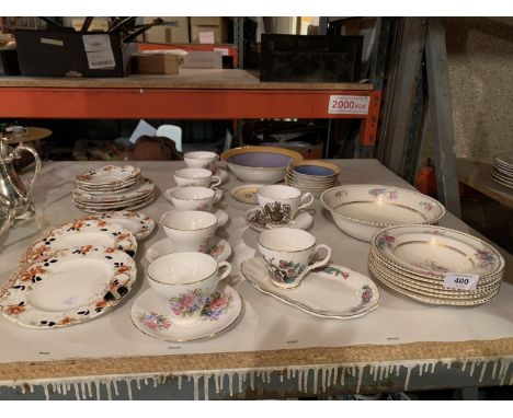 AN ASSORTMENT OF CERAMIC WARE TO INCLUDE 'CLARE' AND 'BERKSHIRE' CUPS AND SAUCERS ETC 