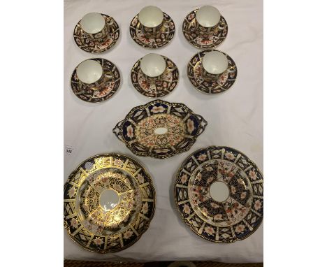 FIFTEEN ITEMS OF ROYAL CROWN DERBY TO INCLUDE SIX CUPS AND SAUCERS, TWO DESERT PLATES AND A DISH WHICH IS A/F 