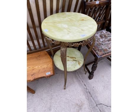 A BRASS OCCASIONAL TABLE WITH ONYX TOP AND LOWER SHELF 