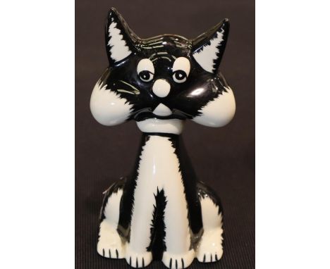 Lorna Bailey cat, Sylvester, H: 15 cm. P&P Group 1 (£14+VAT for the first lot and £1+VAT for subsequent lots)Condition Report