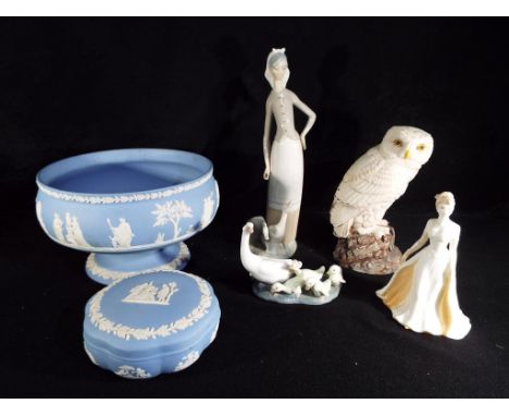 A lot to include Wedgwood Jasperware fruit bowl, lidded trinket dish, two Lladro figurines, largest approximately 27 cm [h], 