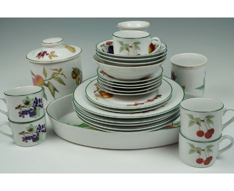 A quantity Royal Worcester Evesham ware