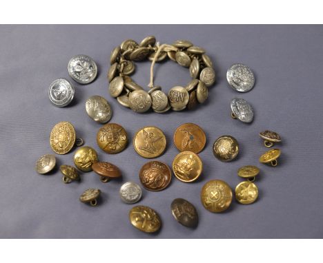 Sundry antique and vintage livery, railway and uniform buttons
