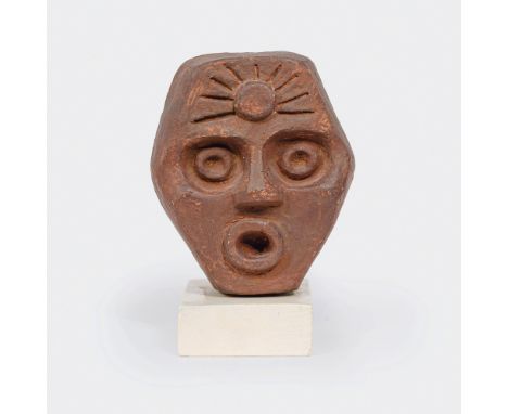 Richard Haizmann (Villingen 1895 - Niebüll 1963). Terrakotta-Maske. Terrakotta, Rückseite hohl, dunkelbraun gefasst. H. 17 x 