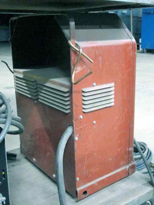 LINCOLN ARC WELDER, 225 AMP LINCWELDER, 230 VOLTS, SINGLE PHASE, MODEL