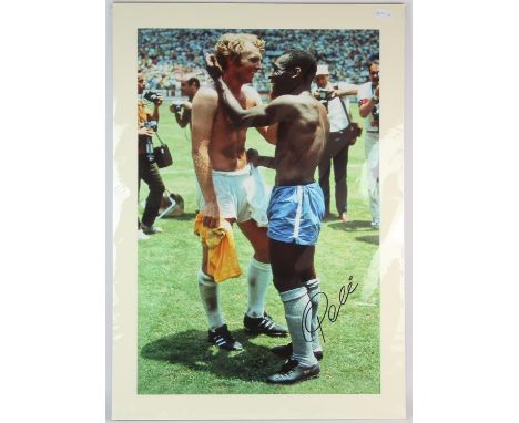 Pele Football signed print - 1970 world cup with Bobby Moore, signed in black pen, 59x84 cm, With sporting memorabilia certif