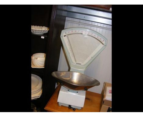 A vintage set of Avery shop scales 