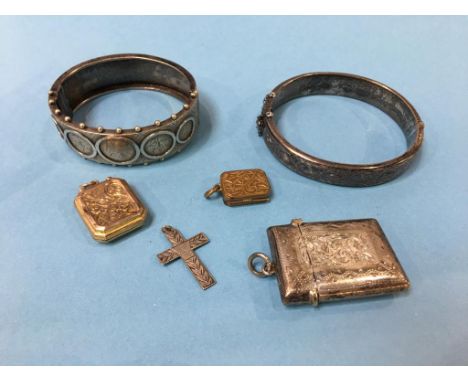 Silver bangle, vesta etc.