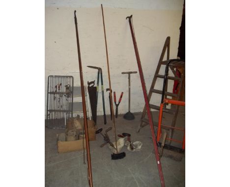 A SELECTION OF GARDEN TOOLS AND STEP LADDERS WITH A SACK TRUCK