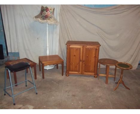 SEVEN ITEMS TO INCLUDE A PINE CUPBOARD, A FLOOR STANDING LAMP, A RETRO STOOL AND TABLES  (7)