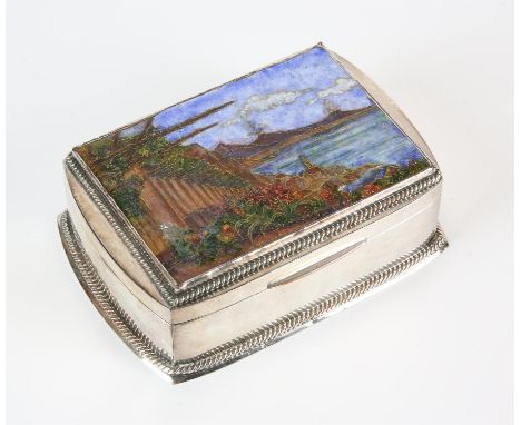 Omar Ramsden (1873-1939). Silver plate on copper jewellery box with gadrooned foot rim and hinged cover, inset with a foil ba