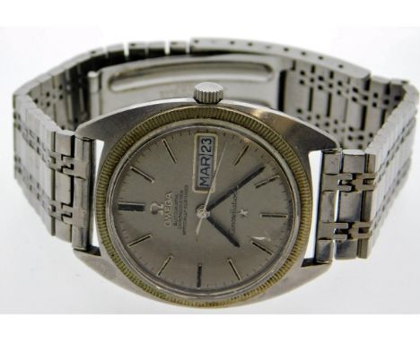 A stainless steel gents Omega Automatic Chronometer Constellation wristwatch, some scratching to glass and a small impact cra