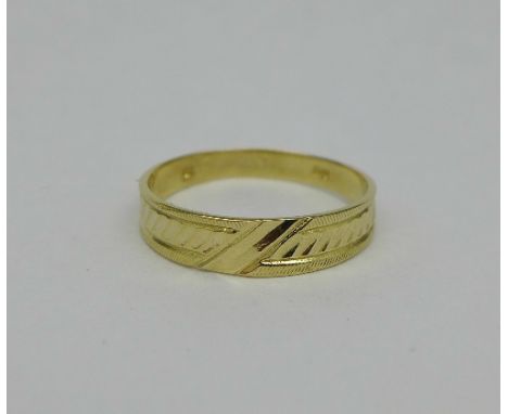 A 9ct gold ring, weight 1.4g, size O