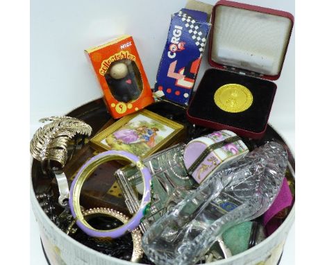 A Limoges plaque, patch box, jewellery, etc.