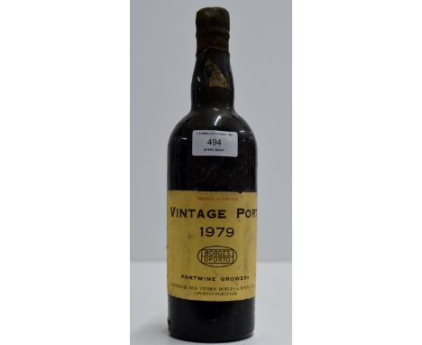 A VINTAGE BOTTLE OF PORTUGUESE PORT DATED 1979     