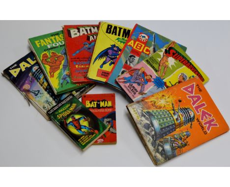 A COLLECTION OF VARIOUS VINTAGE ANNUALS, DR WHO, FANTASTIC 4, BATMAN, SPIDERMAN ETC     