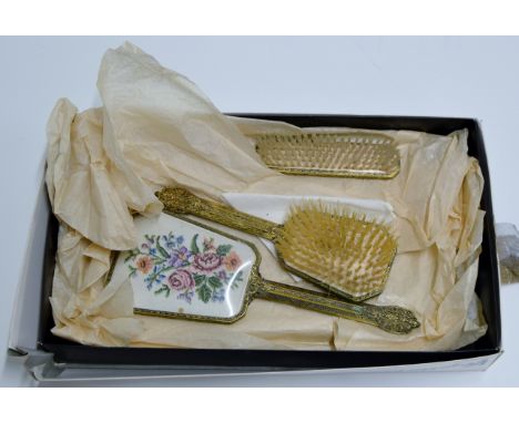 A VINTAGE VANITY SET     