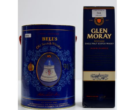 A BELL'S WHISKY DECANTER COMMEMORATING THE 90TH BIRTHDAY OF HER MAJESTY QUEEN ELIZABETH THE QUEEN MOTHER, WITH PRESENTATION T