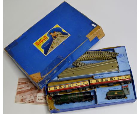 A VINTAGE HORNBY TRAIN SET WITH ORIGINAL BOX     