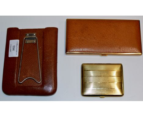 2 VARIOUS GILT METAL CIGARETTE CASES, TOGETHER WITH A VINTAGE LEATHER BOUND TRAVEL MIRROR     