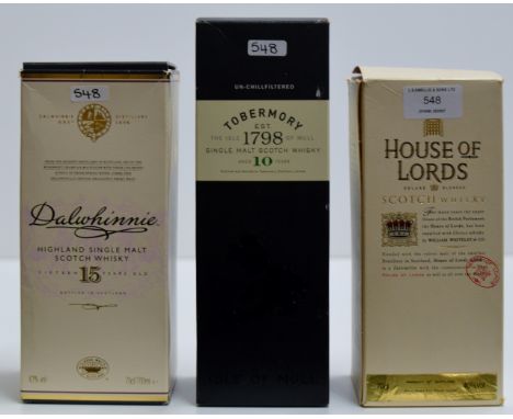 A 3 BOTTLE WHISKY SELECTION COMPRISING TOBERMORY AGED 10 YEARS SINGLE MALT SCOTCH WHISKY - 70CL, 46.3% VOL, HOUSE OF LORDS DE