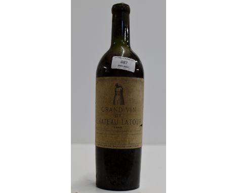 A VINTAGE BOTTLE OF 1946 GRAND VIN DE CHATEAU LATOUR RED WINE