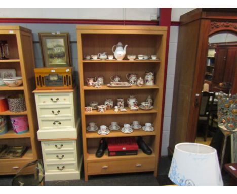 A light oak five tier bookcase with single drawer base, 197cm high x 100cm wide
